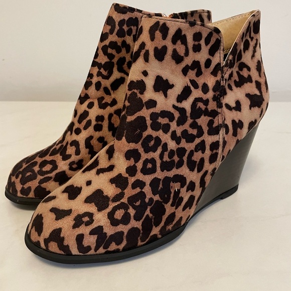 LEOPARD Ankle Boots with Orange Zipper Wedge - Picture 2 of 9